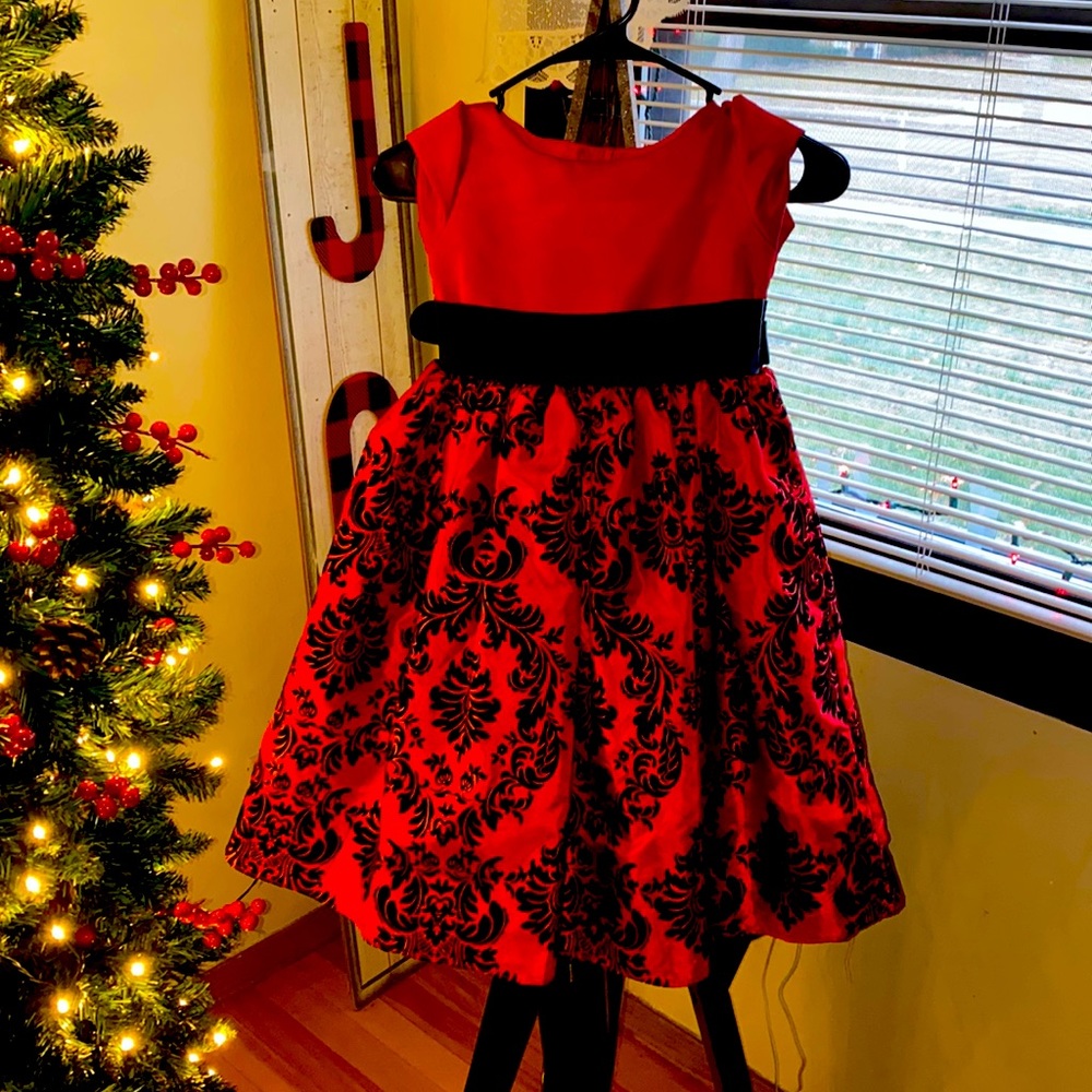 Elegant 100% polyester red and black holiday dress